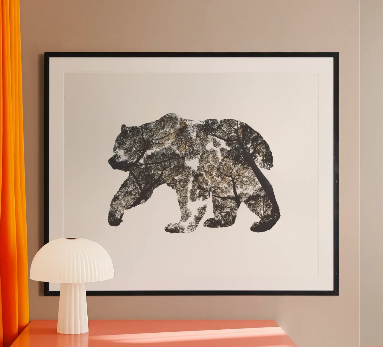 Woods in a Bear poster avec cadre en plastique de IndigoBird