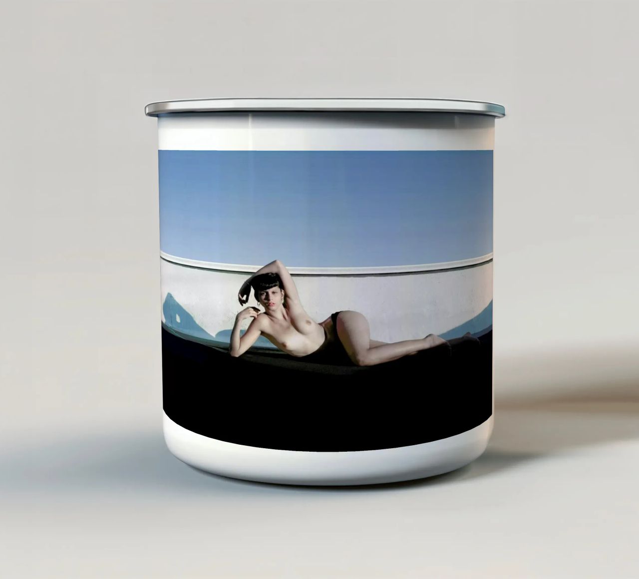 Theodora tazza in smalto da George Griefy