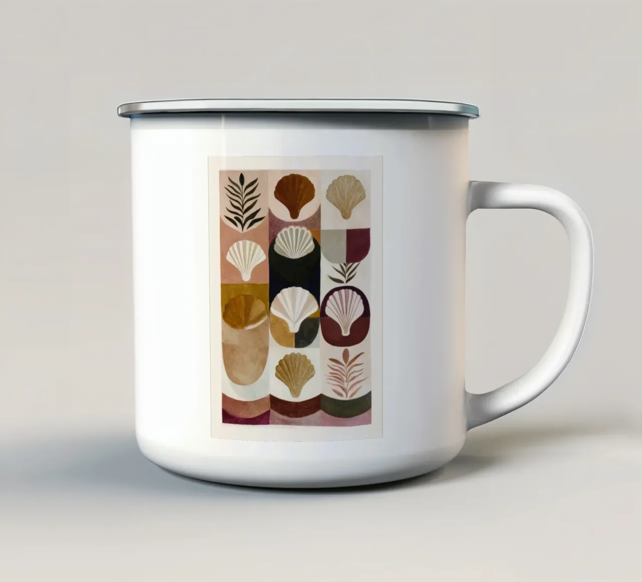 Conchiglie e forme tazza in smalto da M.A.Z.U.N.