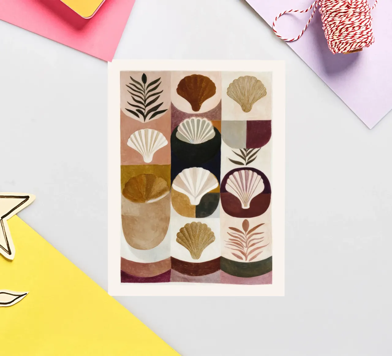 Shells and Forms sticker van M.A.Z.U.N.