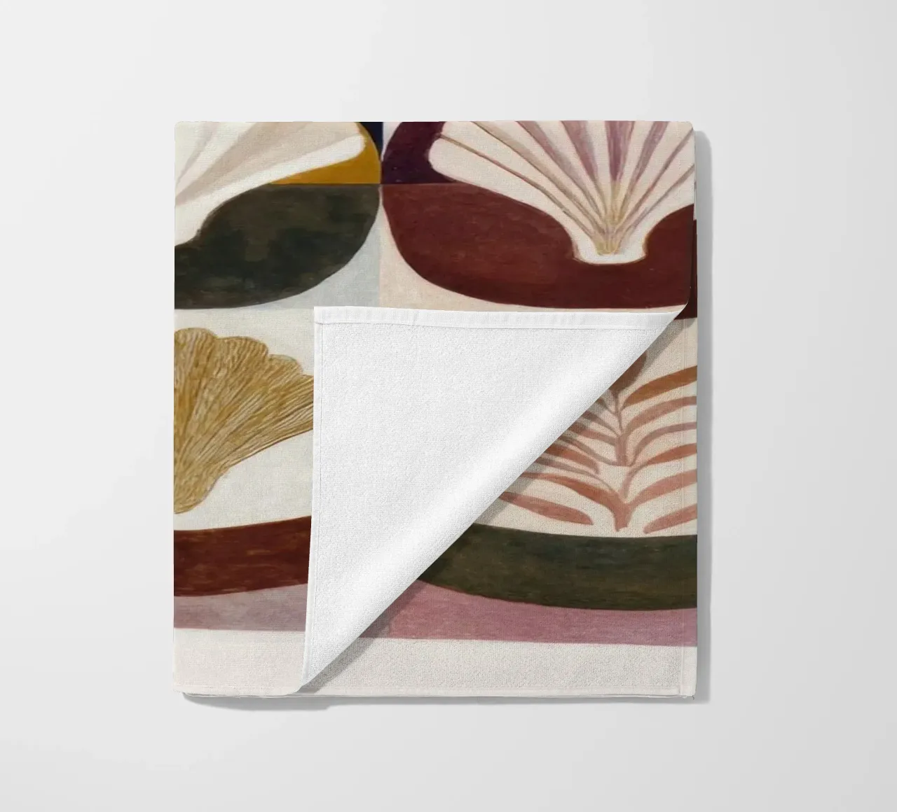 Schelpen en vormen strandhanddoek van M.A.Z.U.N.