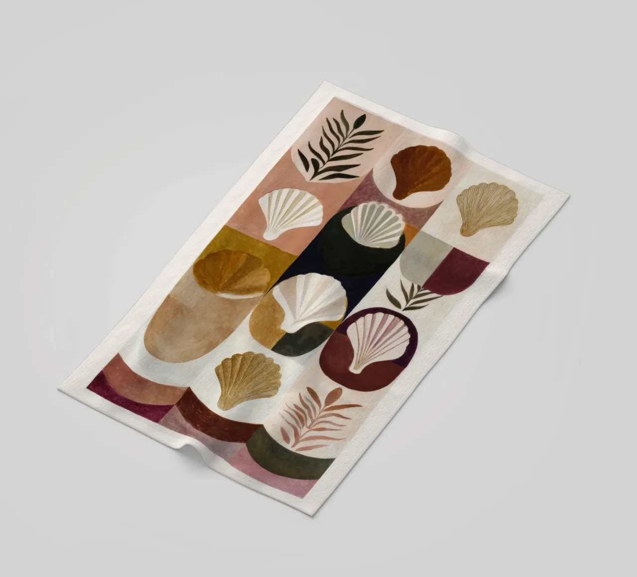 Schelpen en vormen strandhanddoek van M.A.Z.U.N.