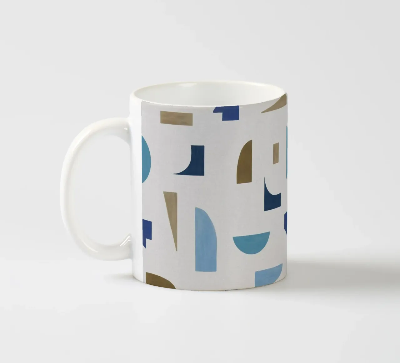 Geometrico blu e marrone II tazza in ceramica da Orara Studio