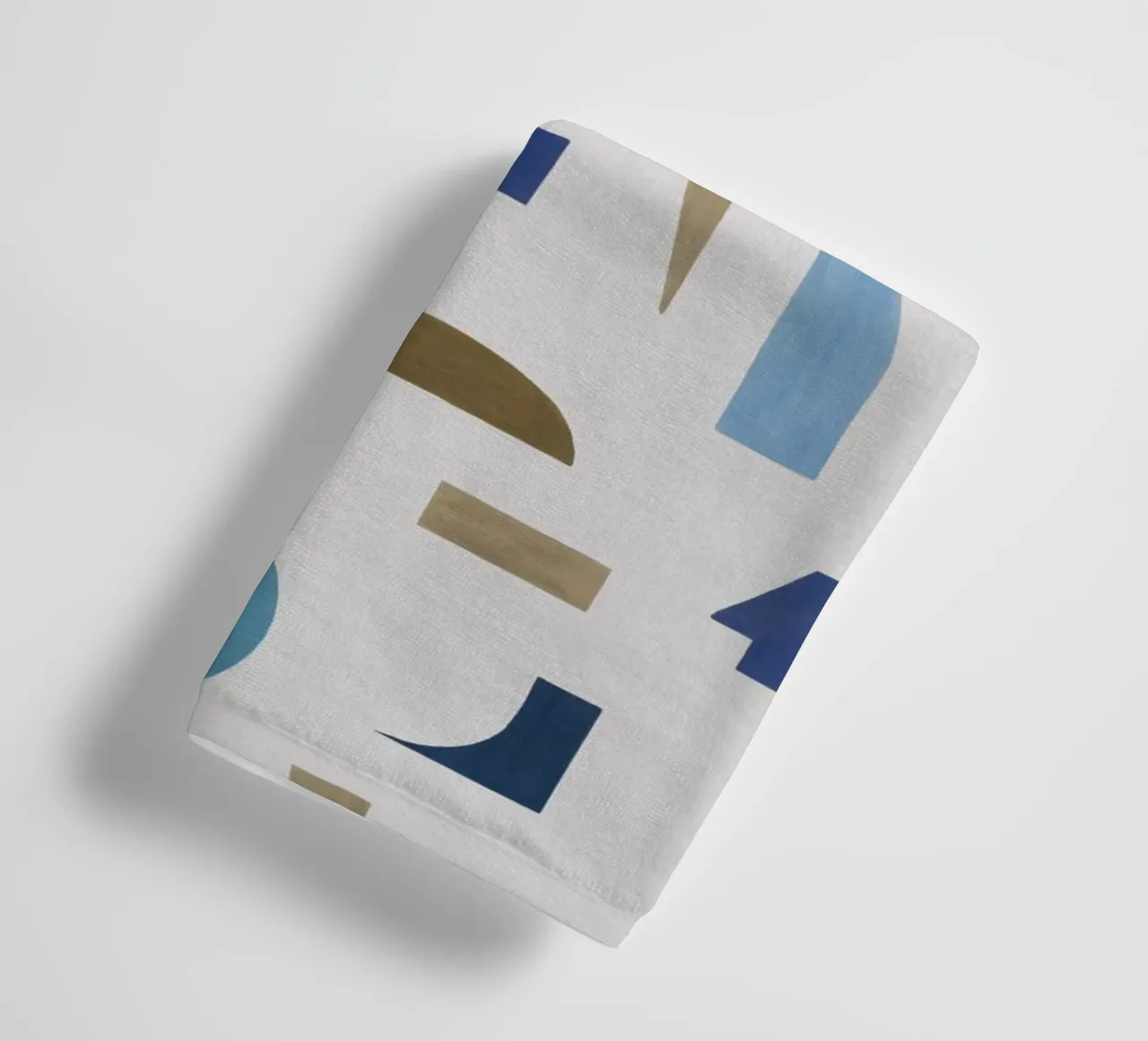 Geometrico blu e marrone II asciugamano da bagno da Orara Studio