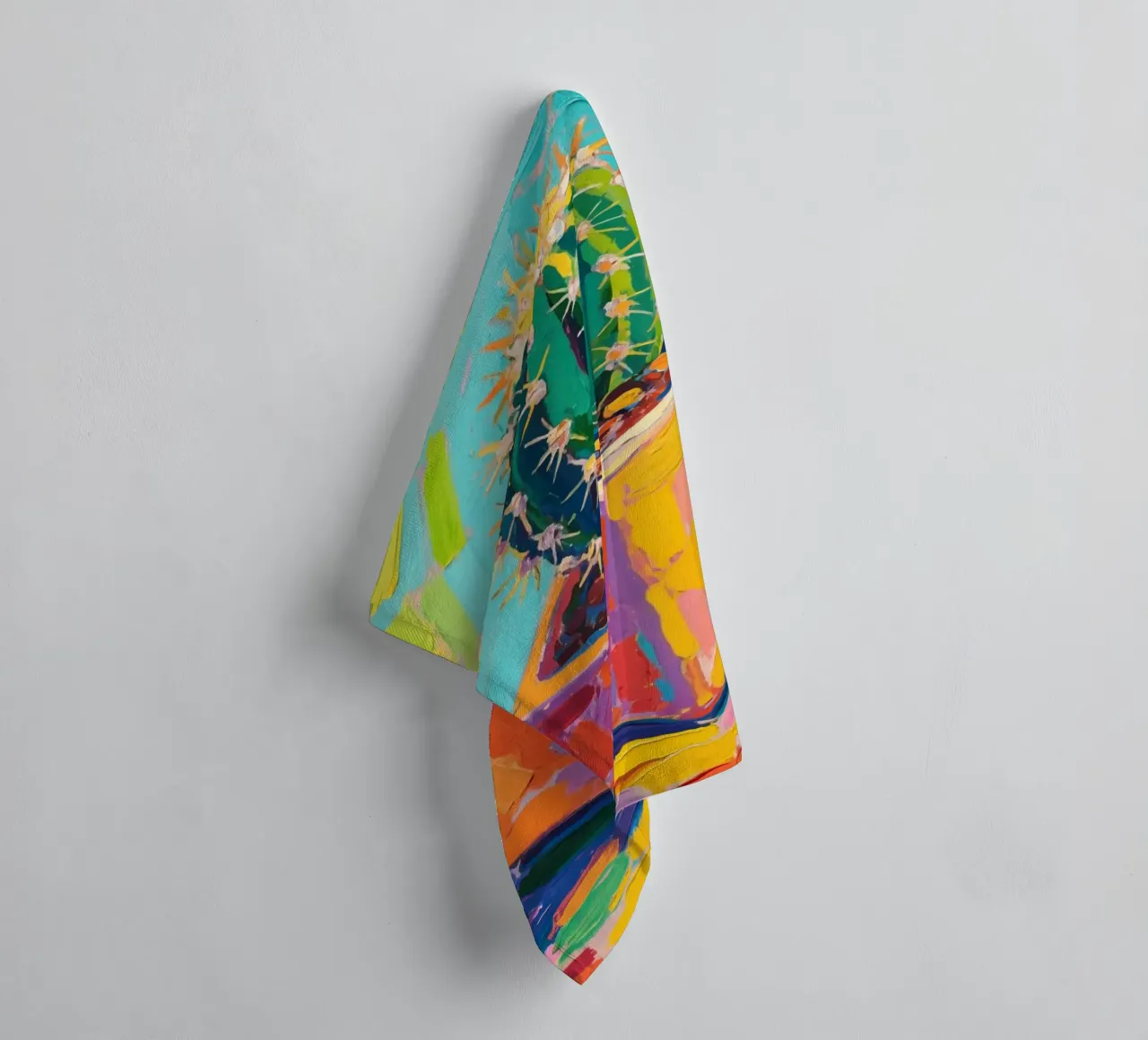 Piccolo cactus in un vaso a forma di cubo asciugamano da bagno da Slash Shop