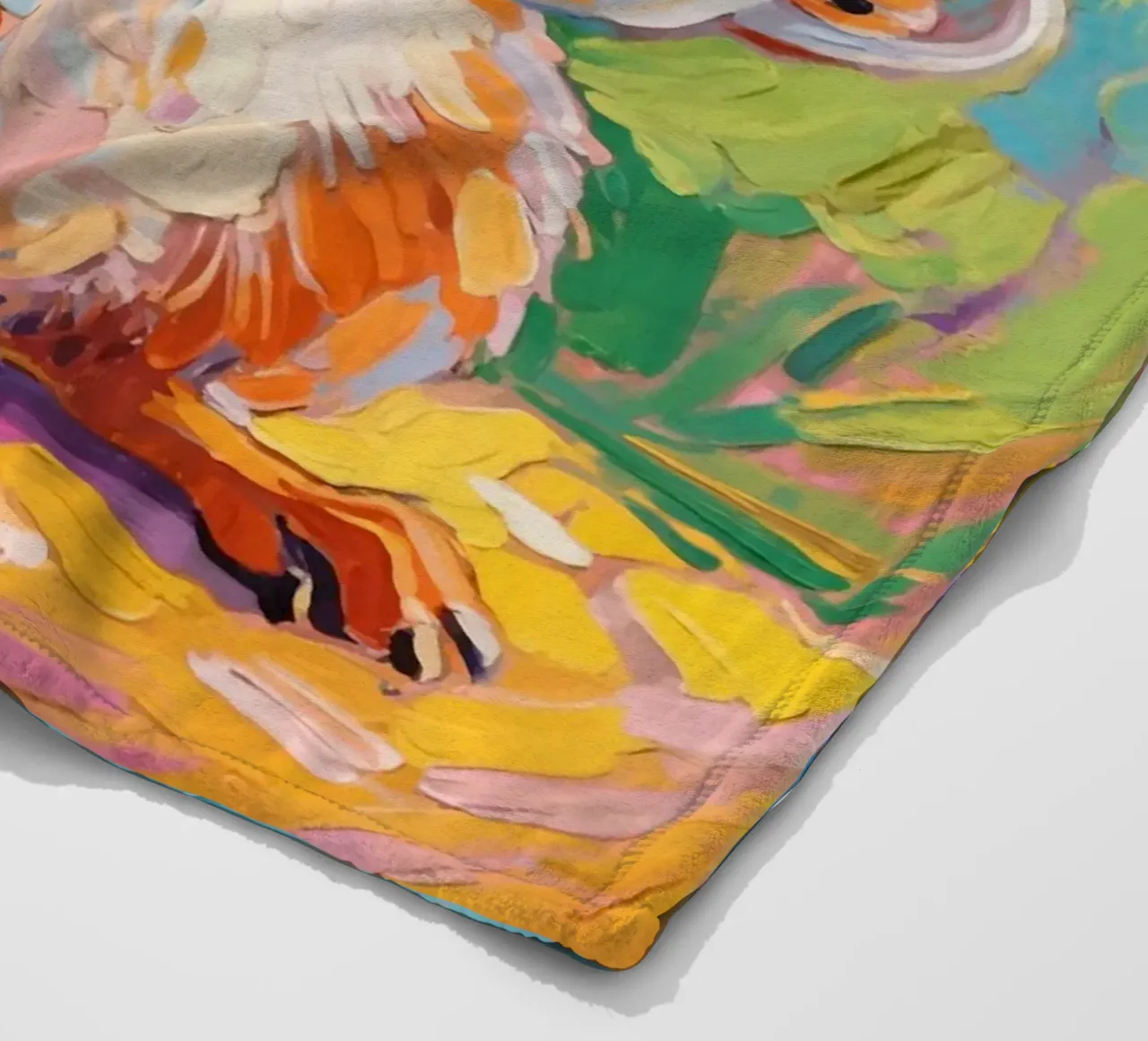 Scoiattolo con in mano una tazza di caffè coperta in pile da Slash Shop