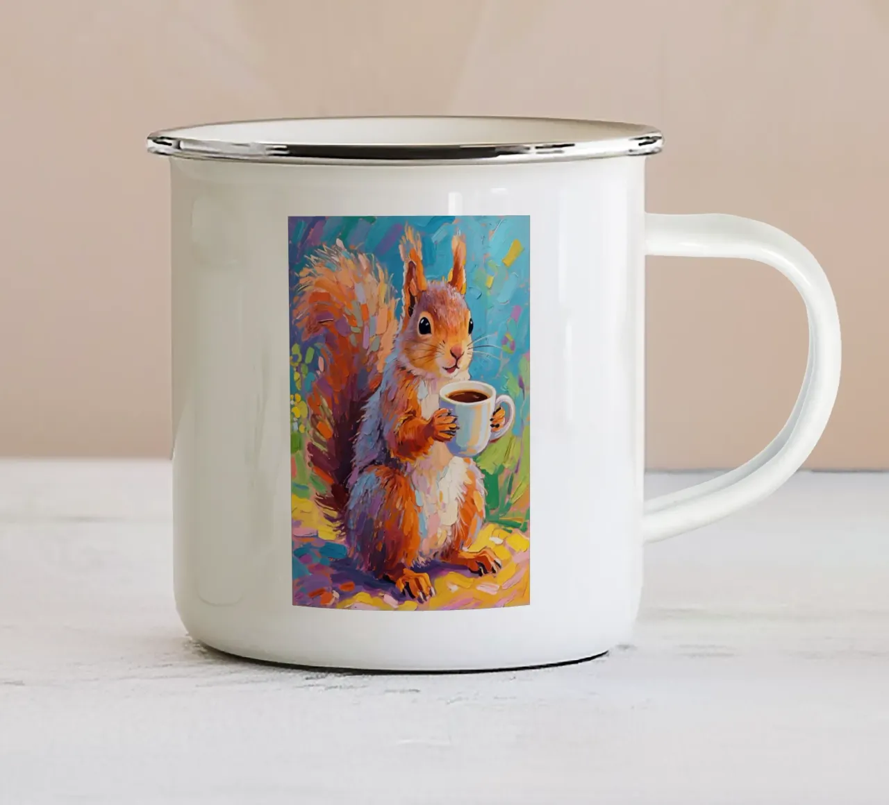 Scoiattolo con in mano una tazza di caffè tazza in smalto da Slash Shop