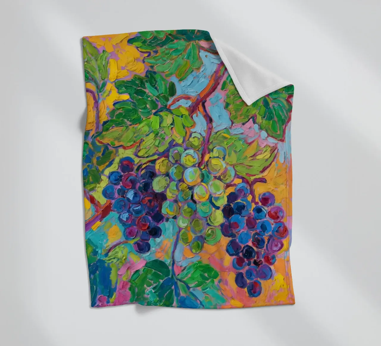 Uva e foglie verdi coperta in pile da Slash Shop