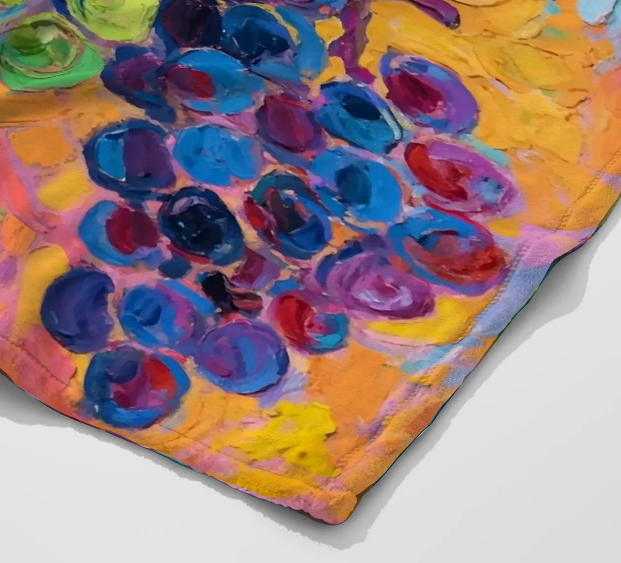 Uva e foglie verdi coperta in pile da Slash Shop