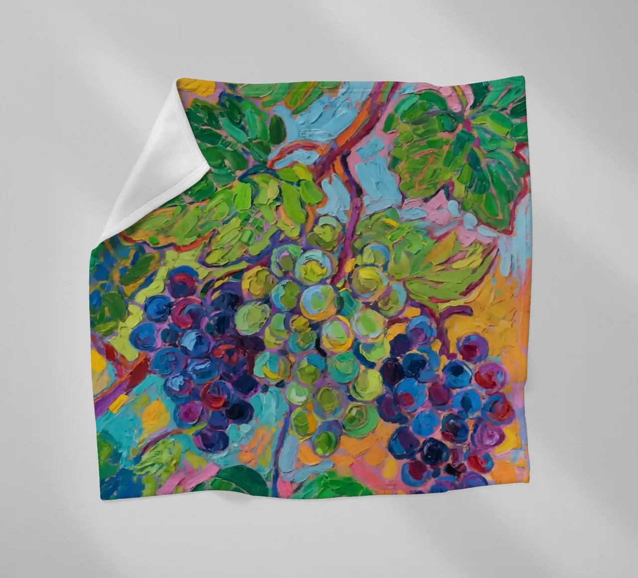 Uva e foglie verdi coperta in pile da Slash Shop