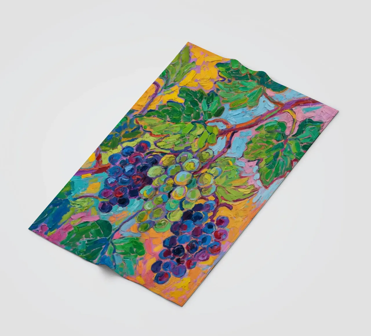 Uva e foglie verdi coperta in pile da Slash Shop