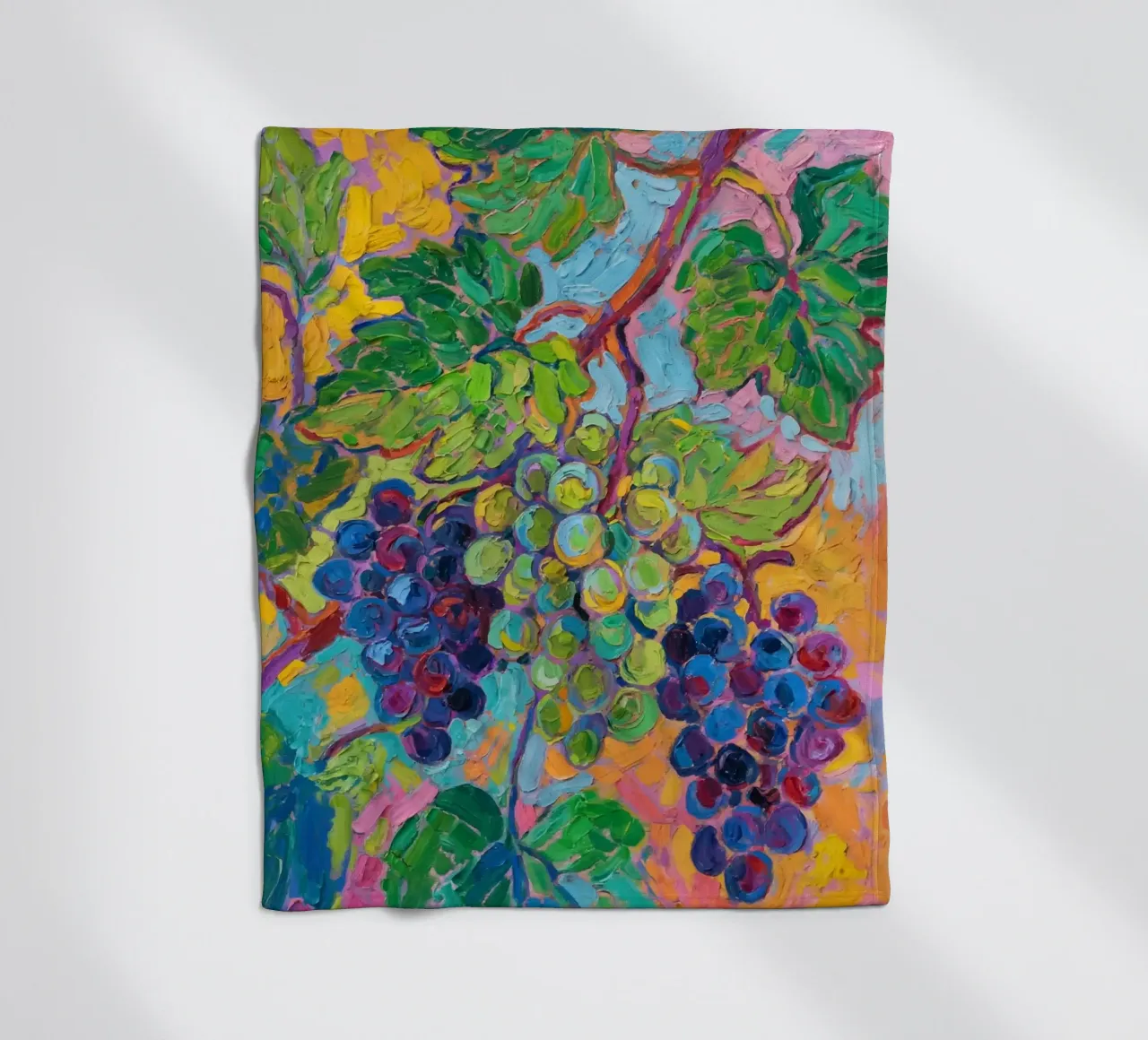 Uva e foglie verdi coperta in pile da Slash Shop