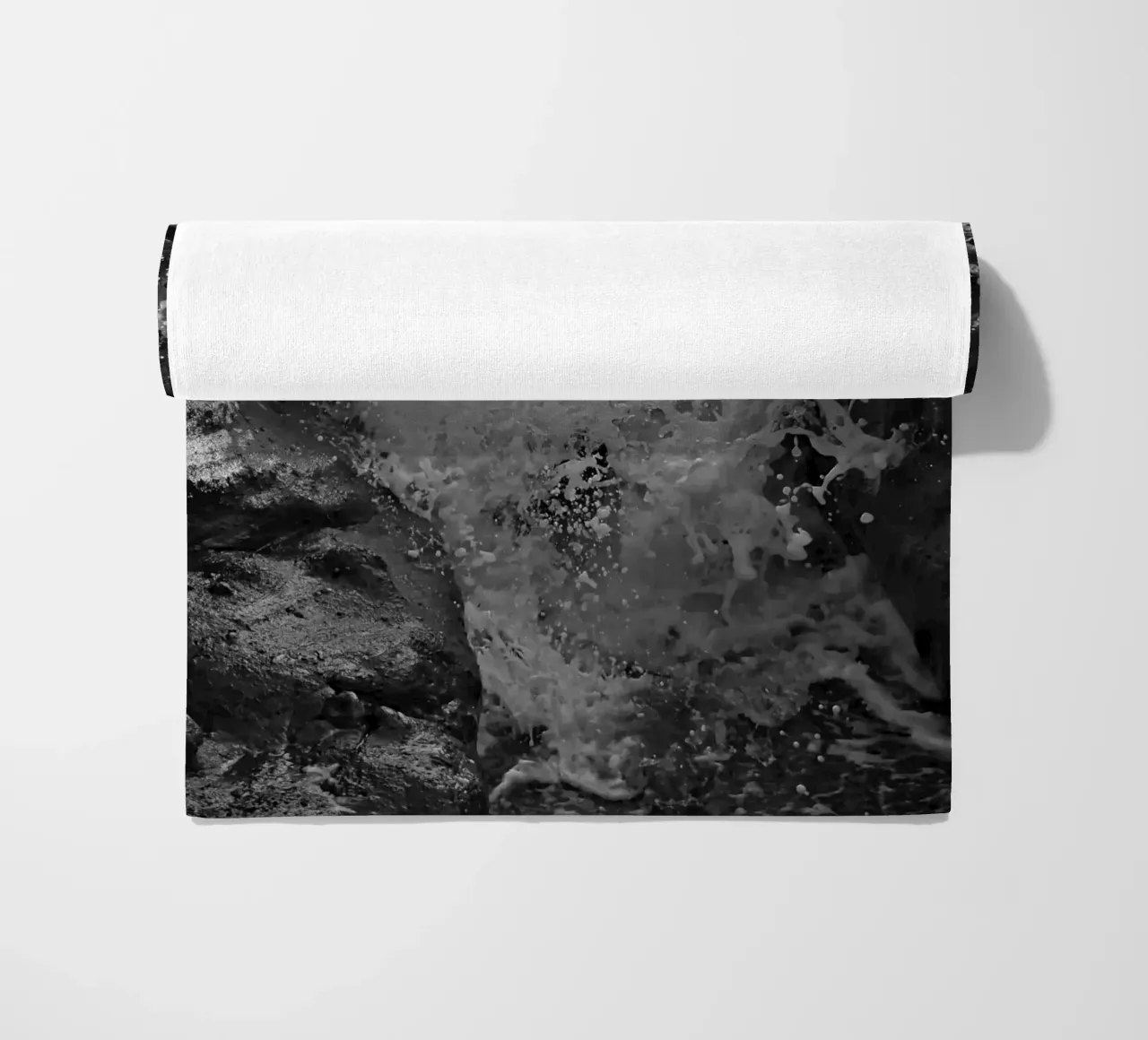 L'atmosfera drammatica product.type.towel-beach common.byCreator Romy Mueller Waterworld