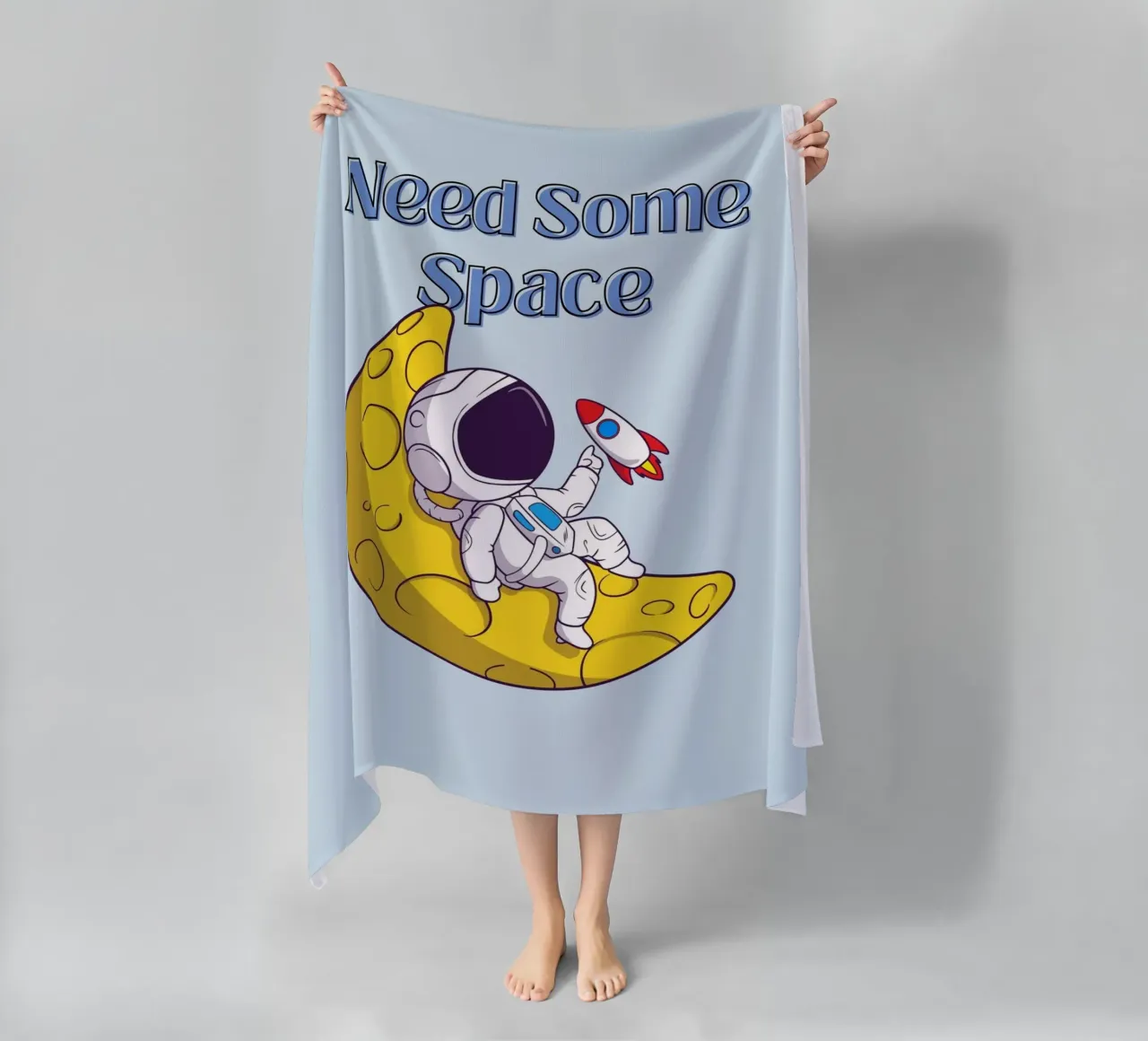 Need Some Space - Cartone animato di un astronauta telo mare da Cozy Vibes