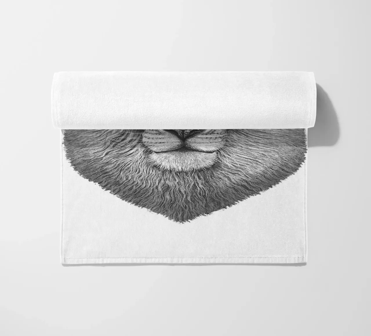 De Leeuwenkoning strandhanddoek van valeriyakorenkova