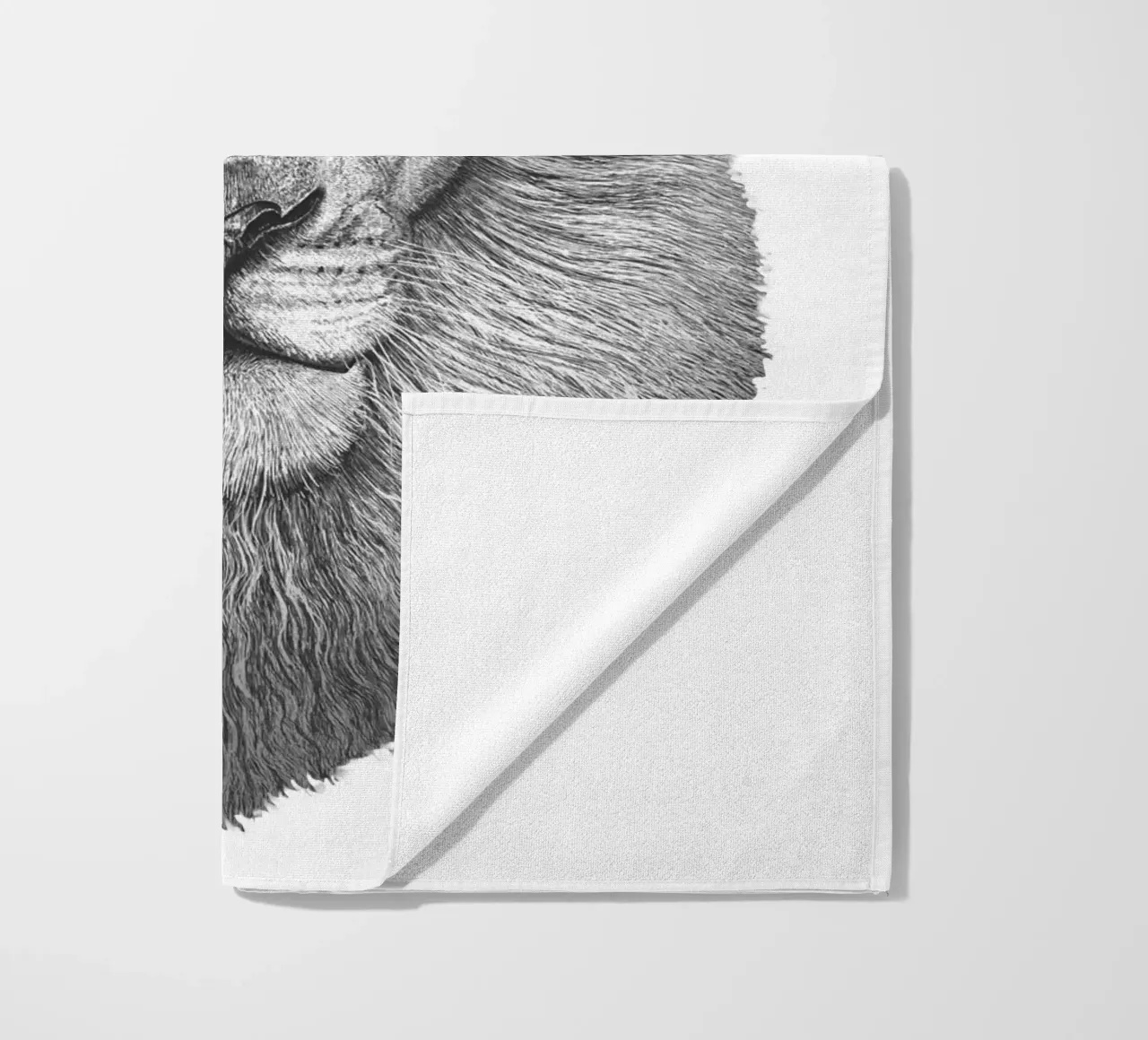 De Leeuwenkoning strandhanddoek van valeriyakorenkova