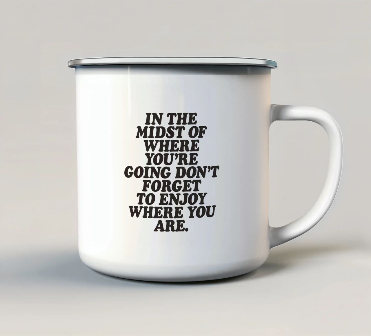 In the Midst Of Where You're Going Typografie Design tazza in smalto da THE MOTIVATED TYPE