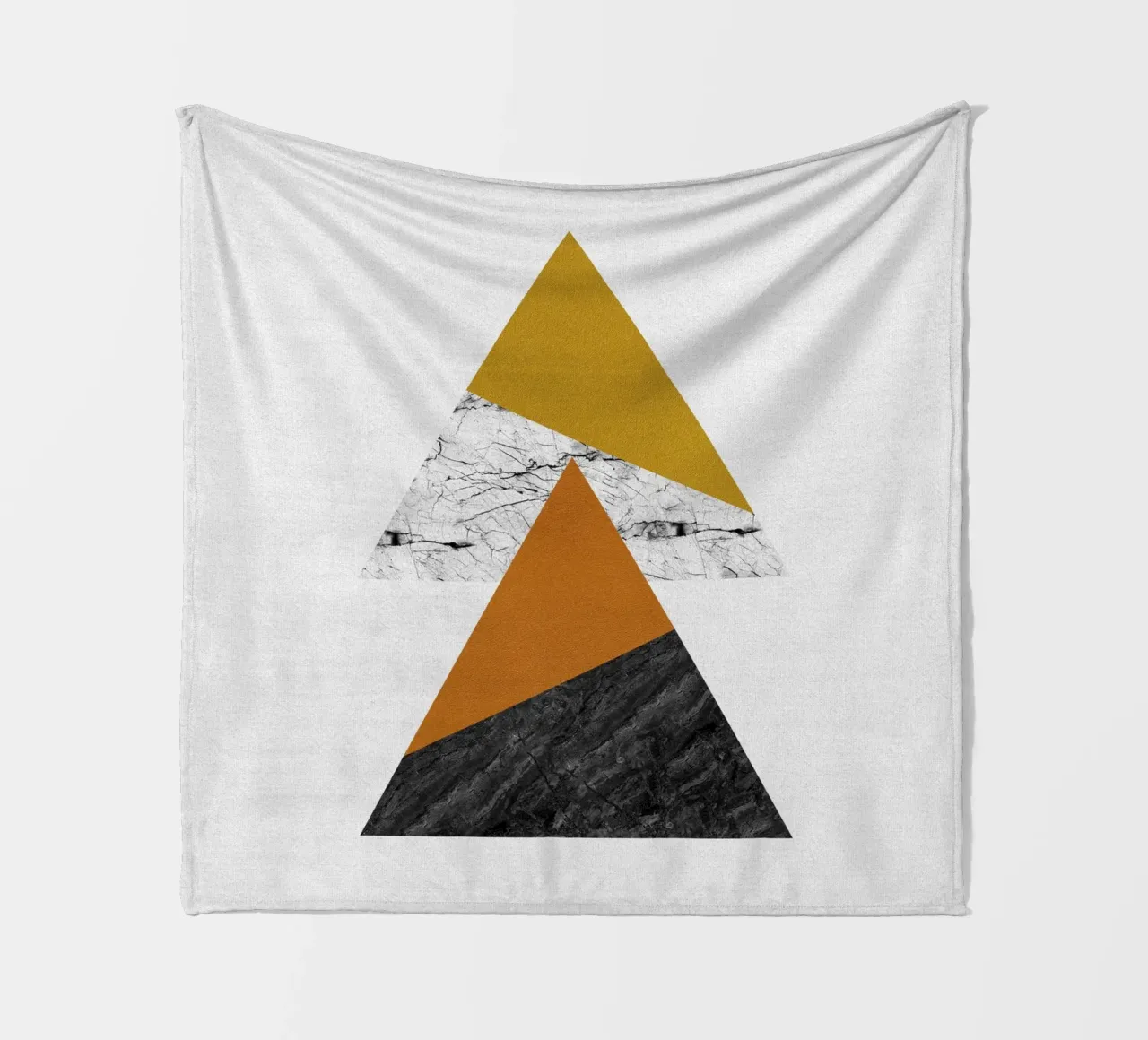 Triangoli geometrici coperta in pile da Orara Studio