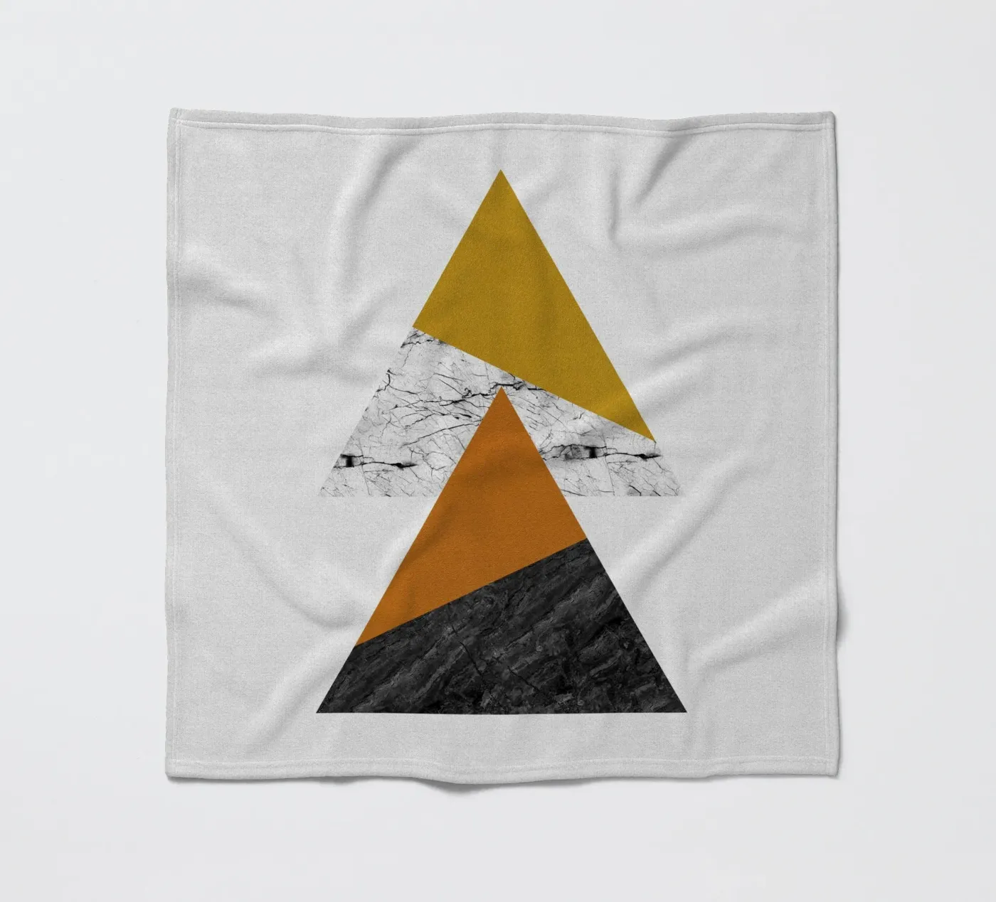 Geometrische driehoeken fleecedeken van Orara Studio