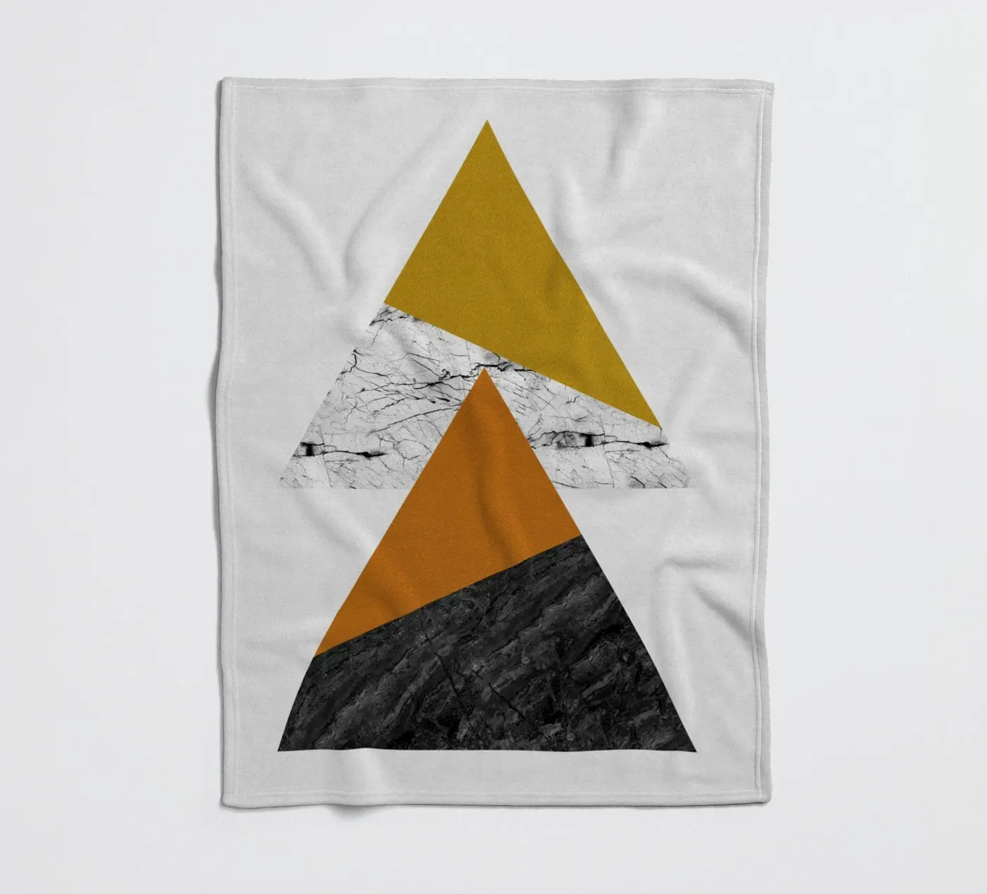 Geometrische driehoeken fleecedeken van Orara Studio