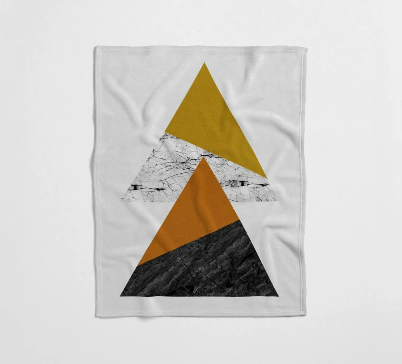Triangoli geometrici coperta in pile da Orara Studio