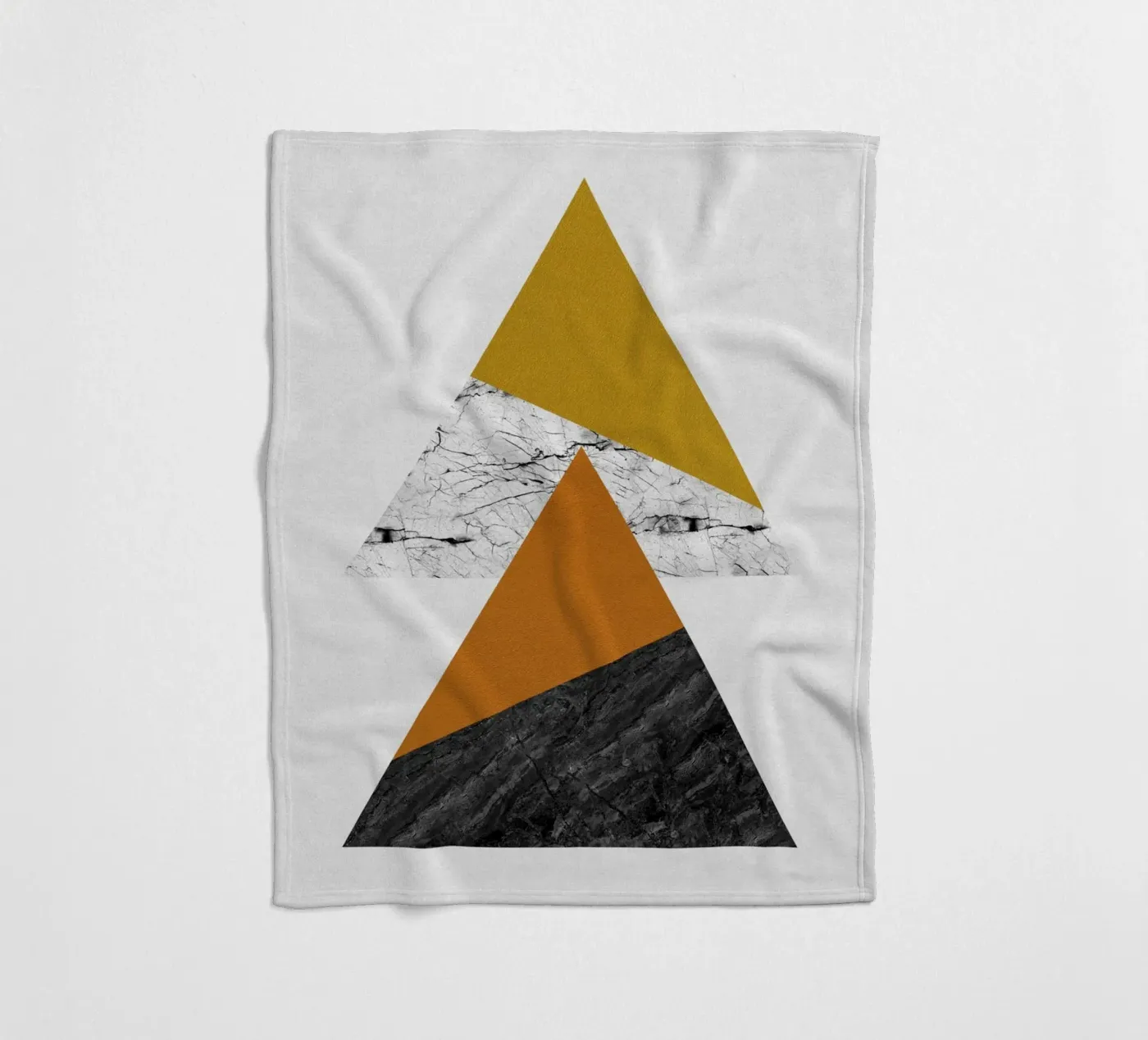 Geometrische driehoeken fleecedeken van Orara Studio
