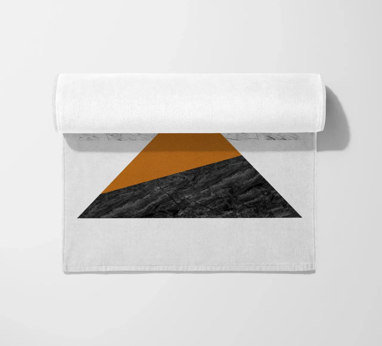 Triangoli geometrici telo mare da Orara Studio