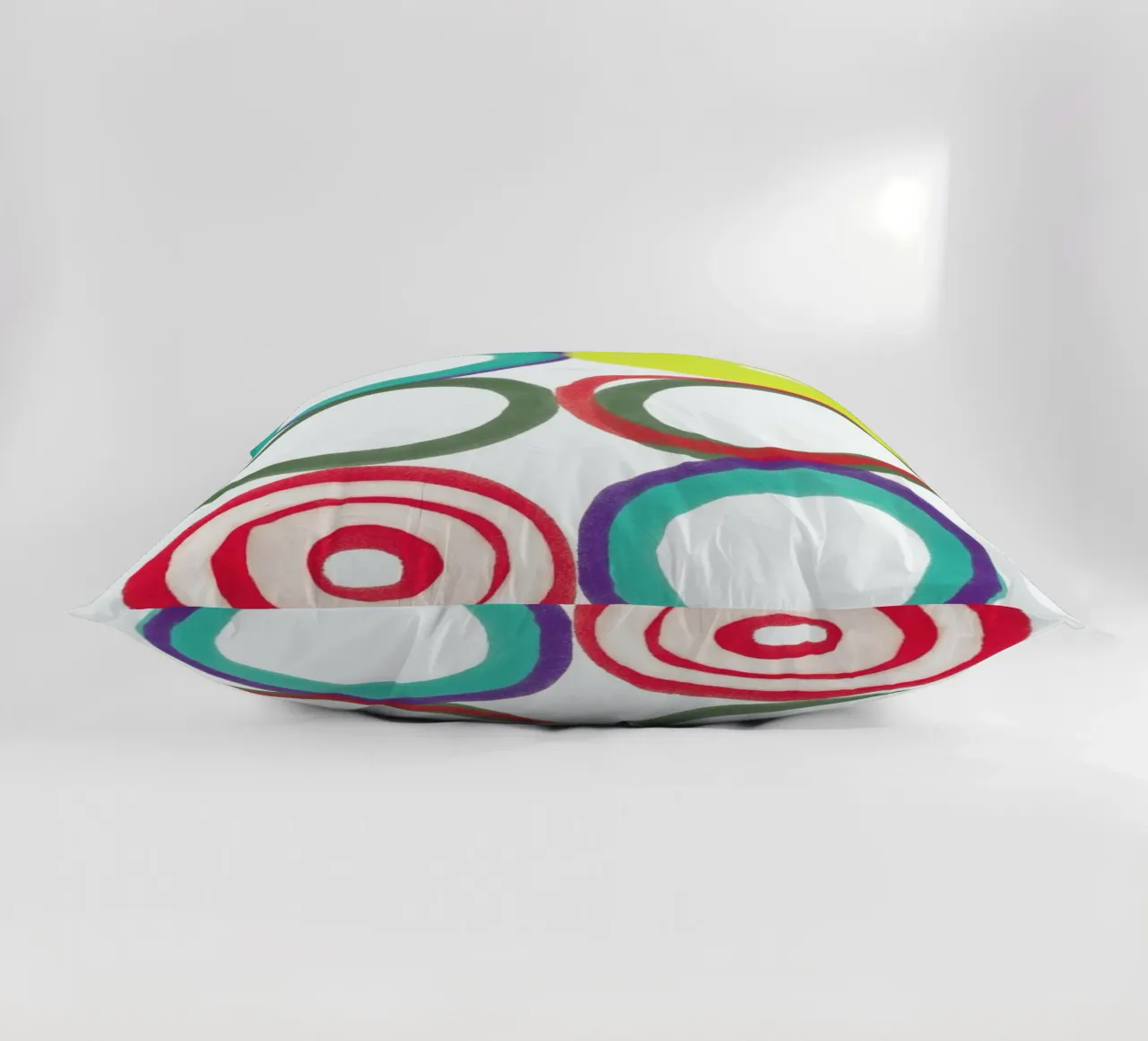 Circles cuscino da Catherine Aguilar