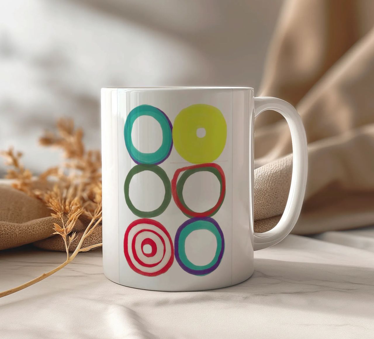 Circles tazza in ceramica da Catherine Aguilar