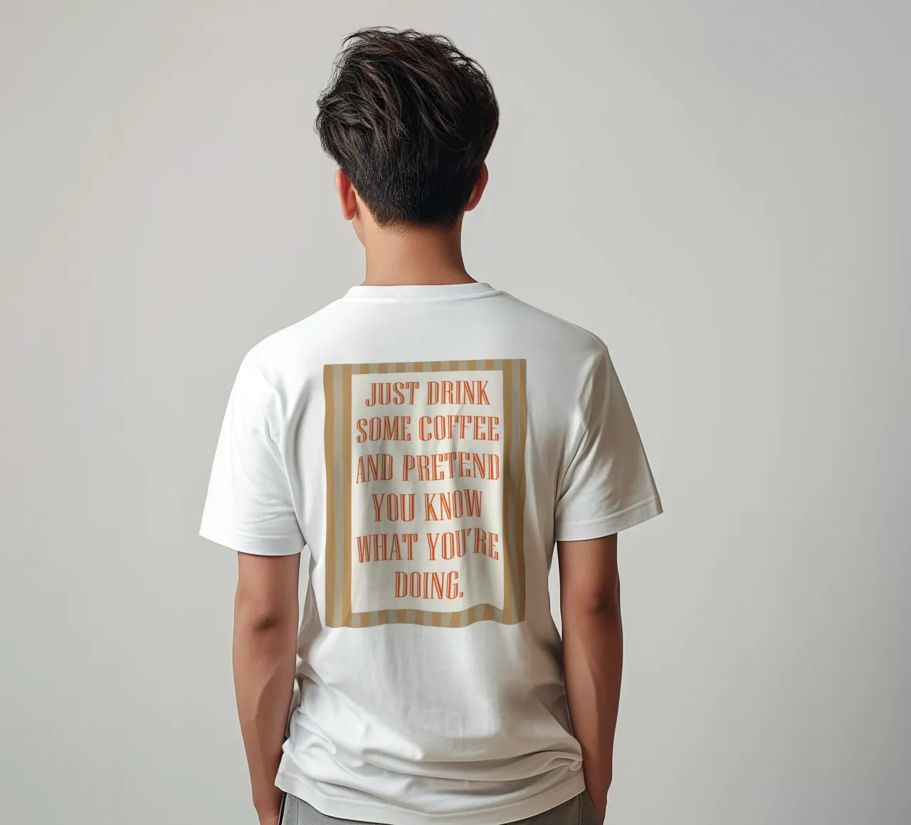 bere un po' di caffè t-shirt da Mutiaram