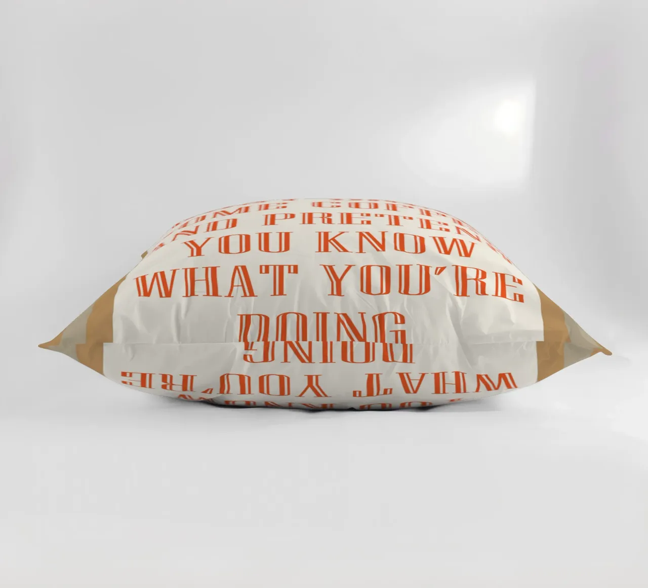 bere un po' di caffè cuscino da Mutiaram