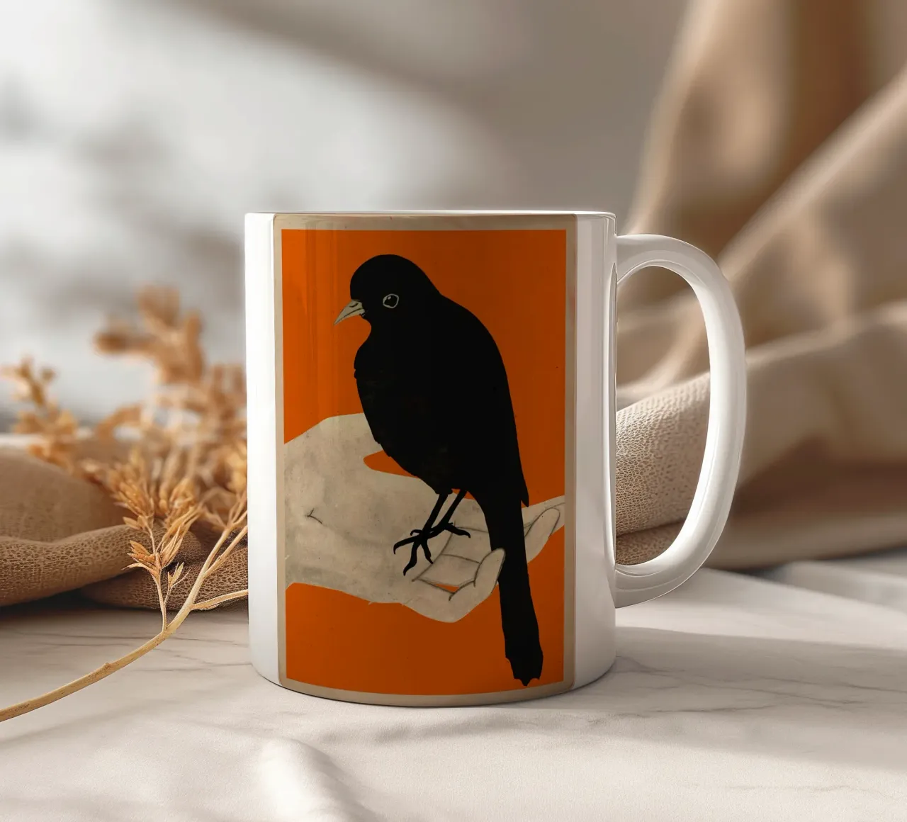 Uccello in mano tazza in ceramica da M.A.Z.U.N.