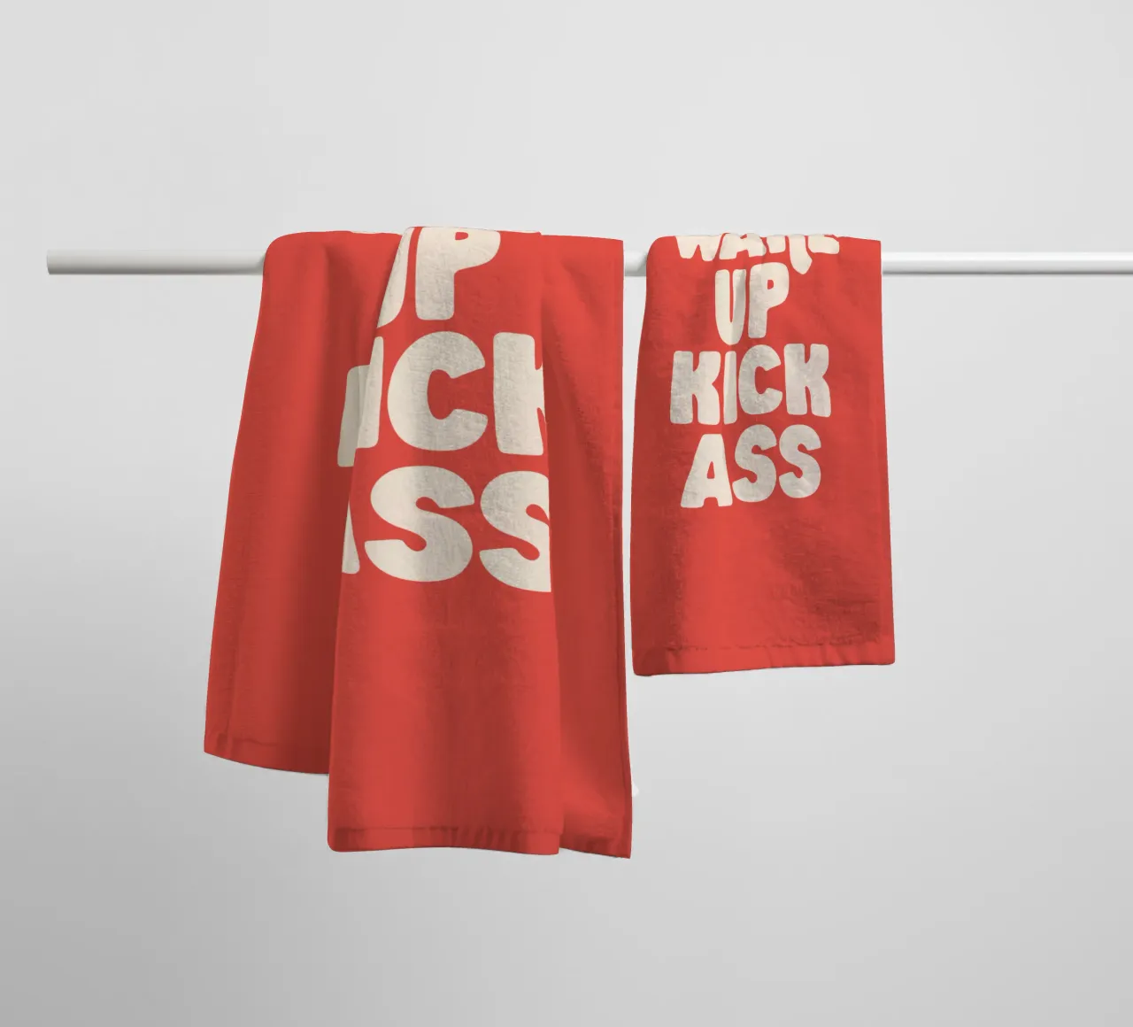 Wake Up Kick Ass Typography Design asciugamano da bagno da THE MOTIVATED TYPE