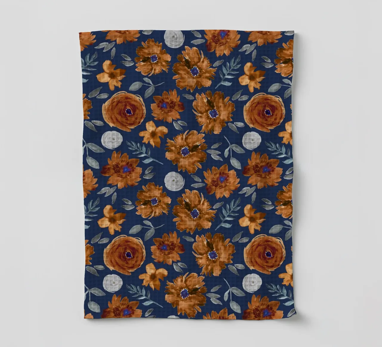 Motif de fleurs d'automne en bleu minuit torchon de Petra Lang - Floral Art