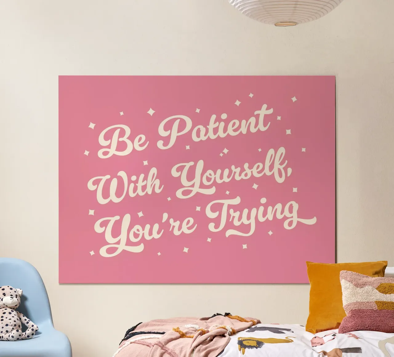 Sii paziente con te stesso, stai provando a citare (tono rosa) poster con telaio in legno da Paigaam Studio