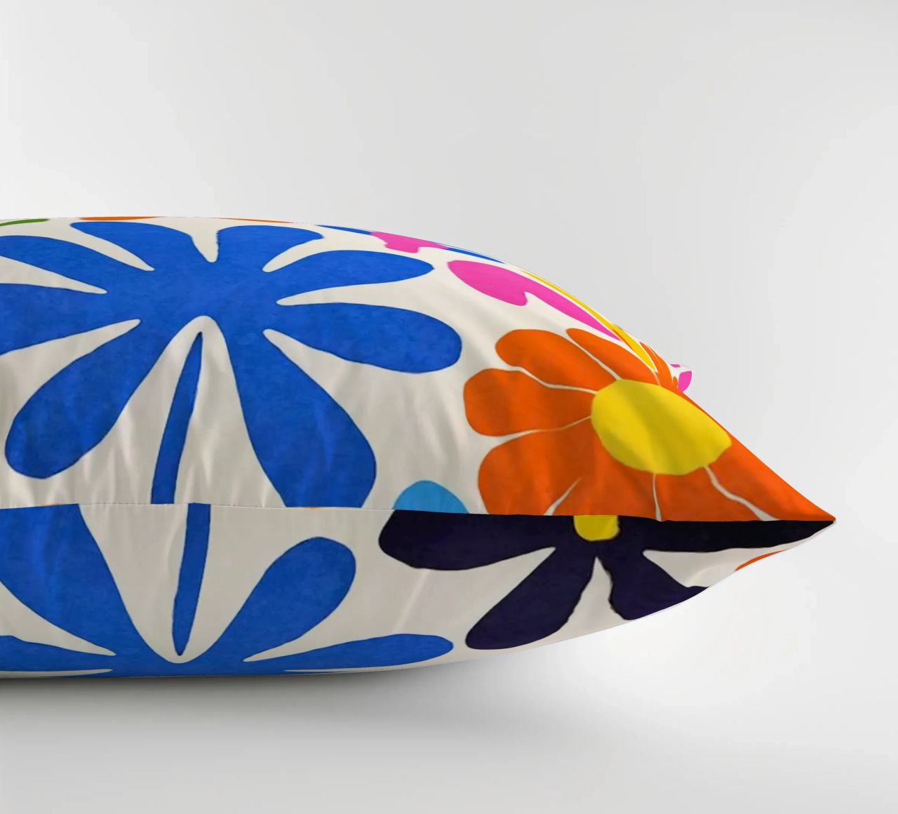 Fiori colorati retrò Groovy Matisse cuscino da Andrea Haase Modern Home