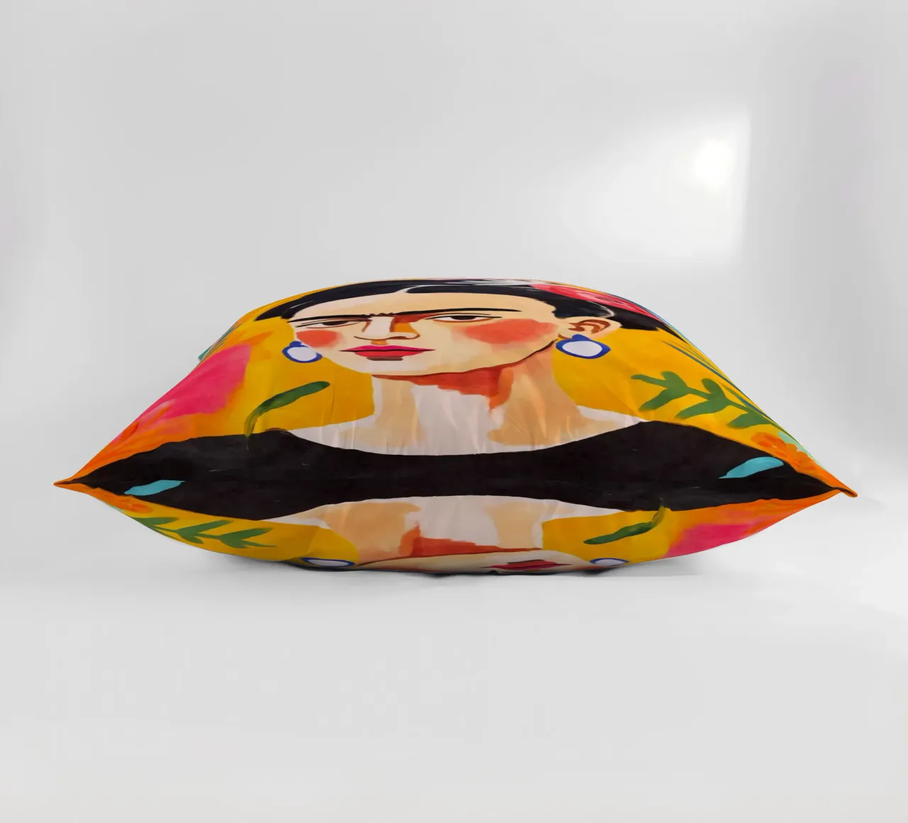 I fiori della resilienza: Un ritratto del coraggio artistico cuscino da Andrea Haase Modern Home