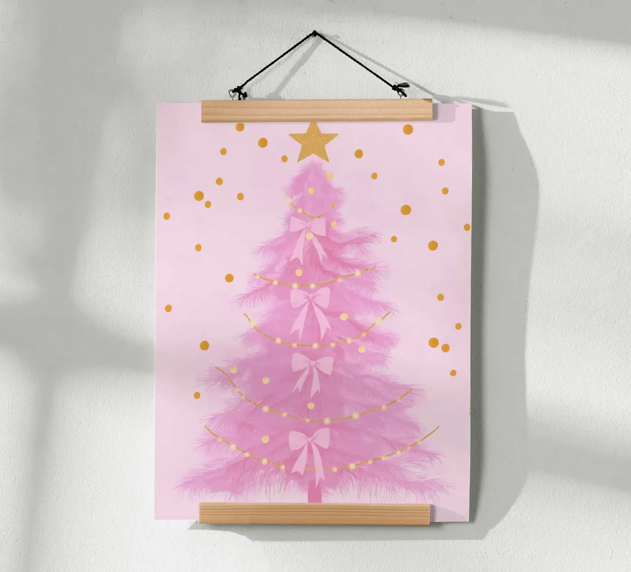 Niedlicher rosa Weihnachtsbaum rosa Schleifen Preppy Coquette Y2K Poster von Gentle Echoes Art