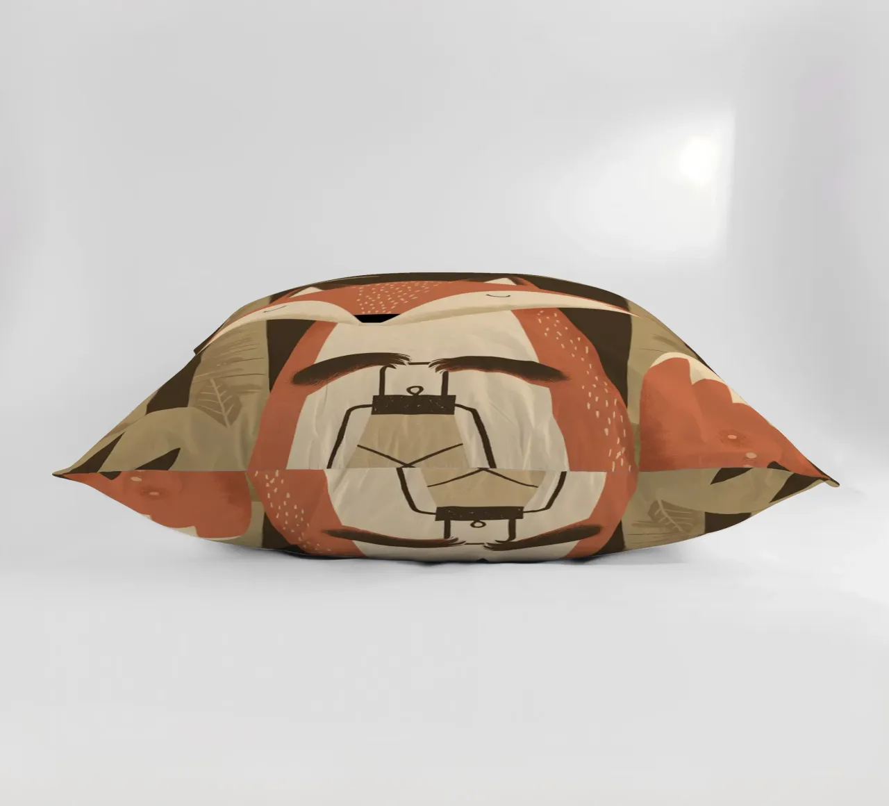 Volpe calma che tiene una lanterna nella foresta cuscino da kidz&family