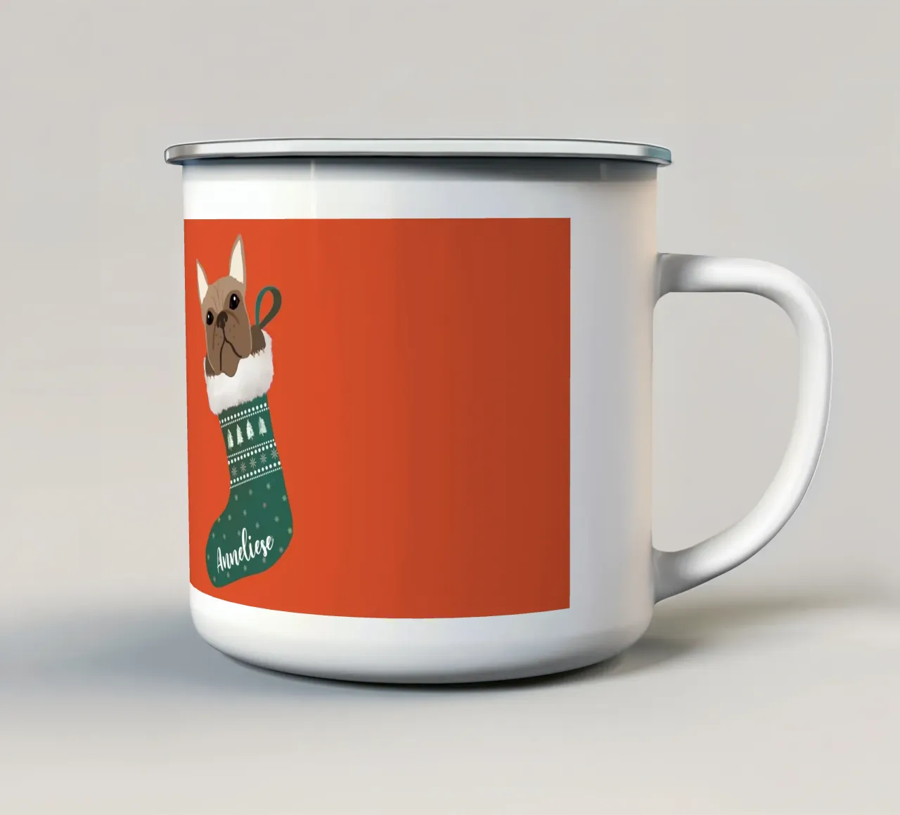 Bulldog francese in una calza di Natale tazza in smalto da Winter Whispers