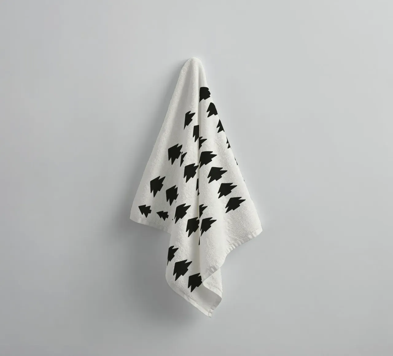 Black Forest – Minimal Tree Pattern Poster badhanddoek van ChristmasMooodz