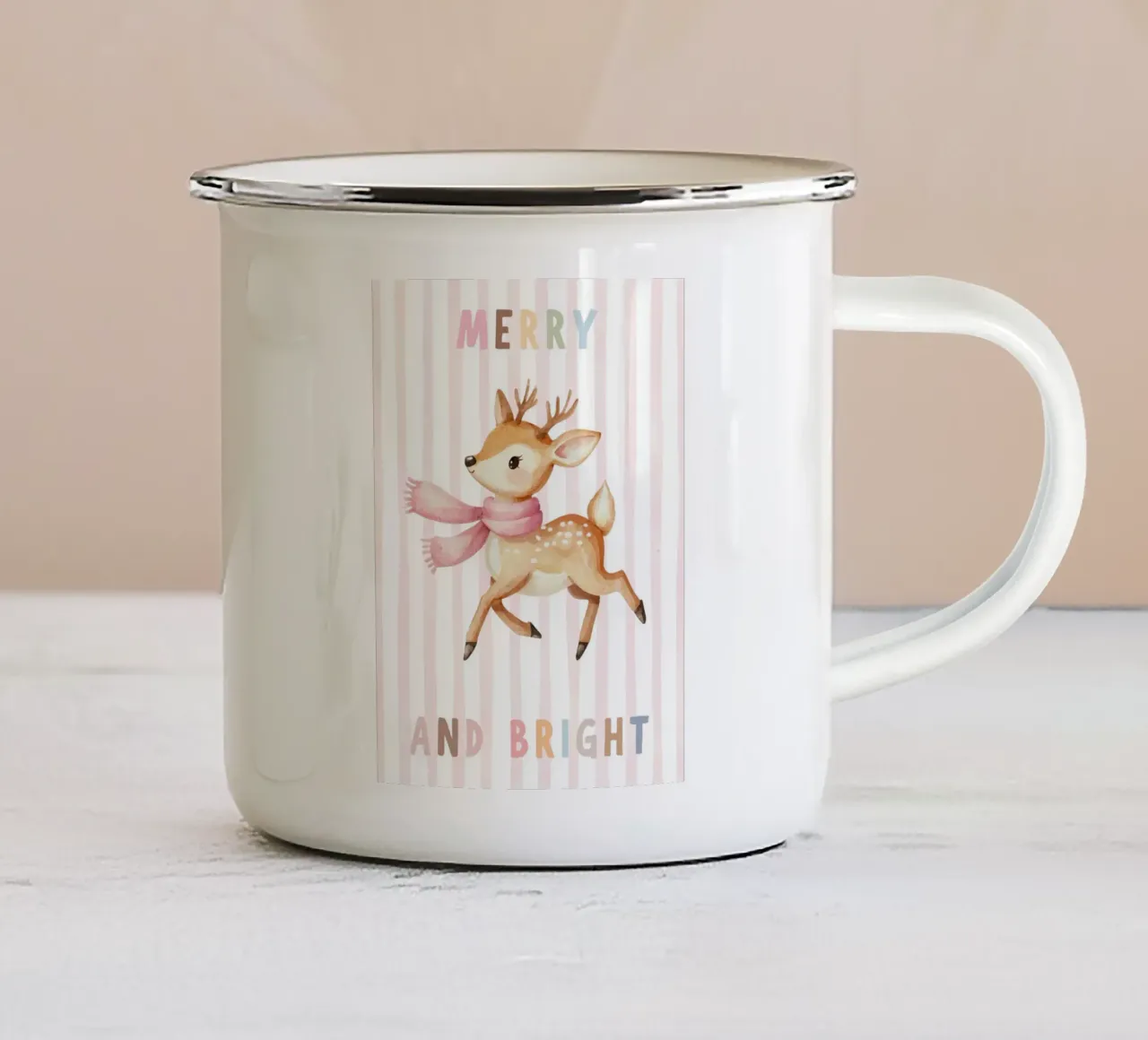 Cervo allegro e luminoso, grazia invernale stravagante tazza in smalto da Merry Little Prints