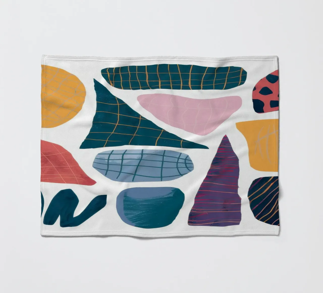 Assemblaggio di forme moderniste coperta in pile da Sky Velour