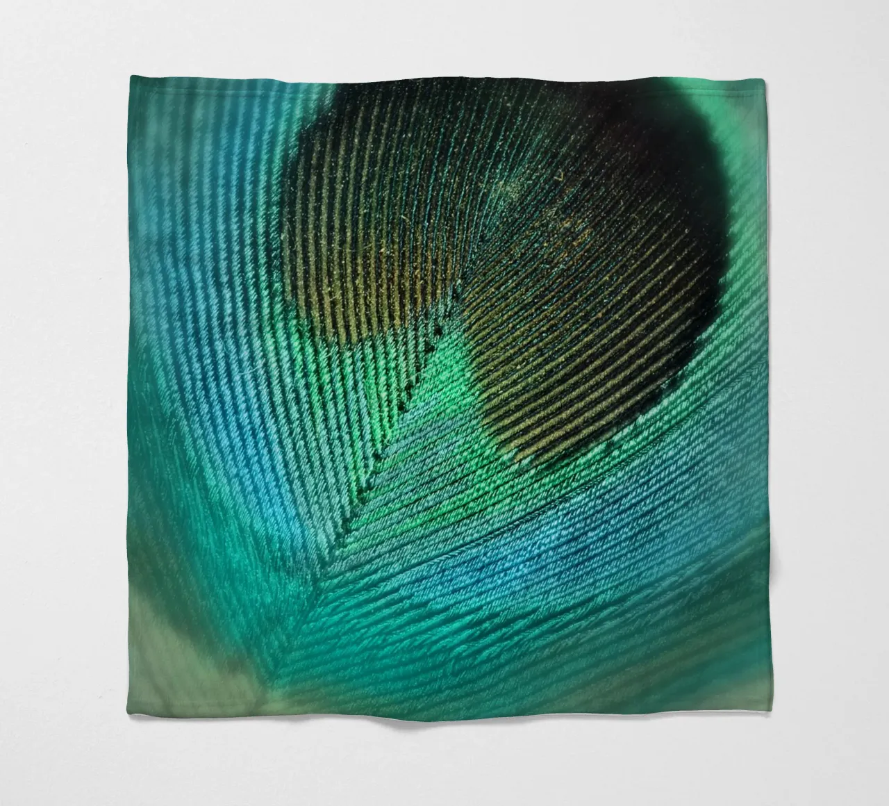 Blaugrüne Feder Fleecedecke von Eva Nev Photography