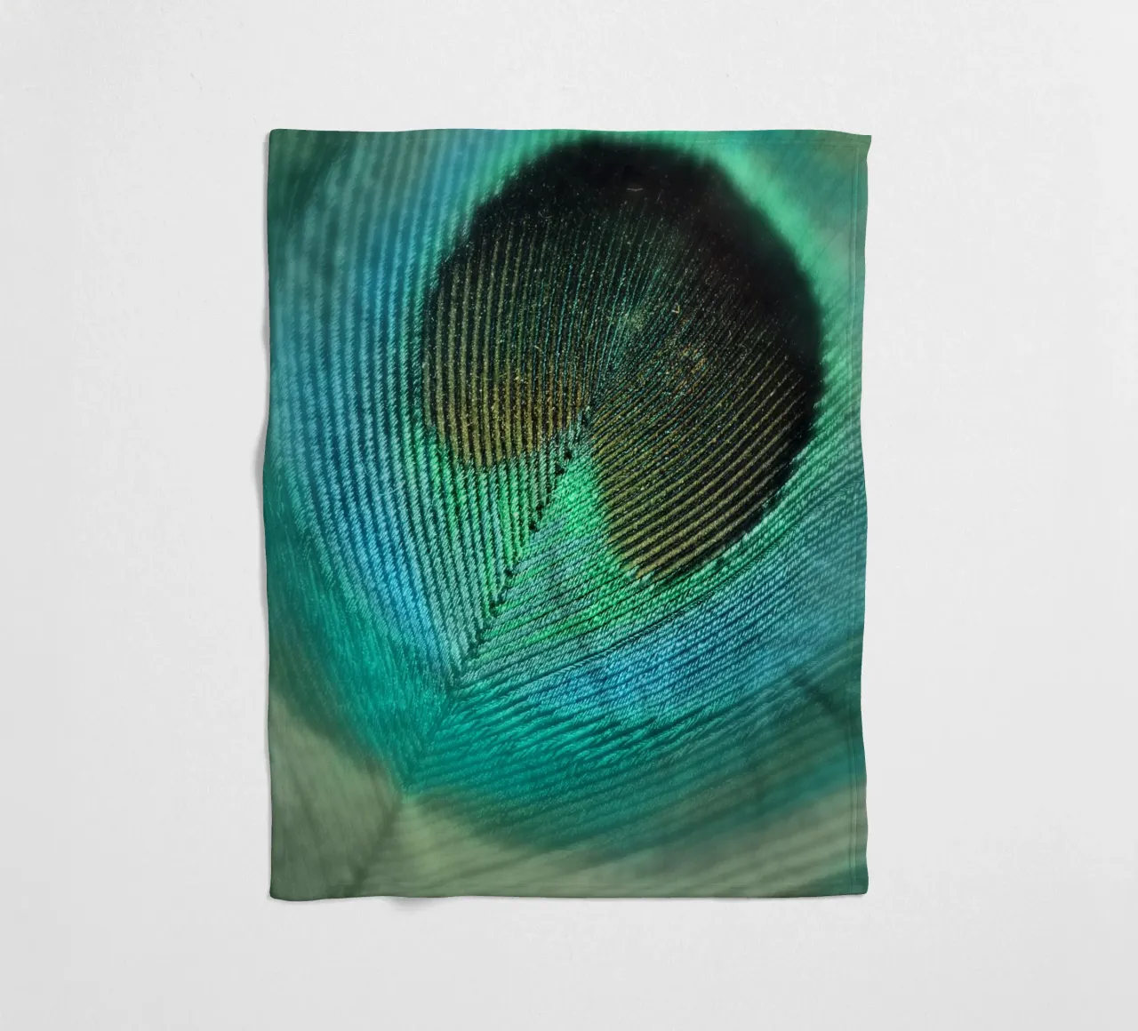Blaugrüne Feder Fleecedecke von Eva Nev Photography