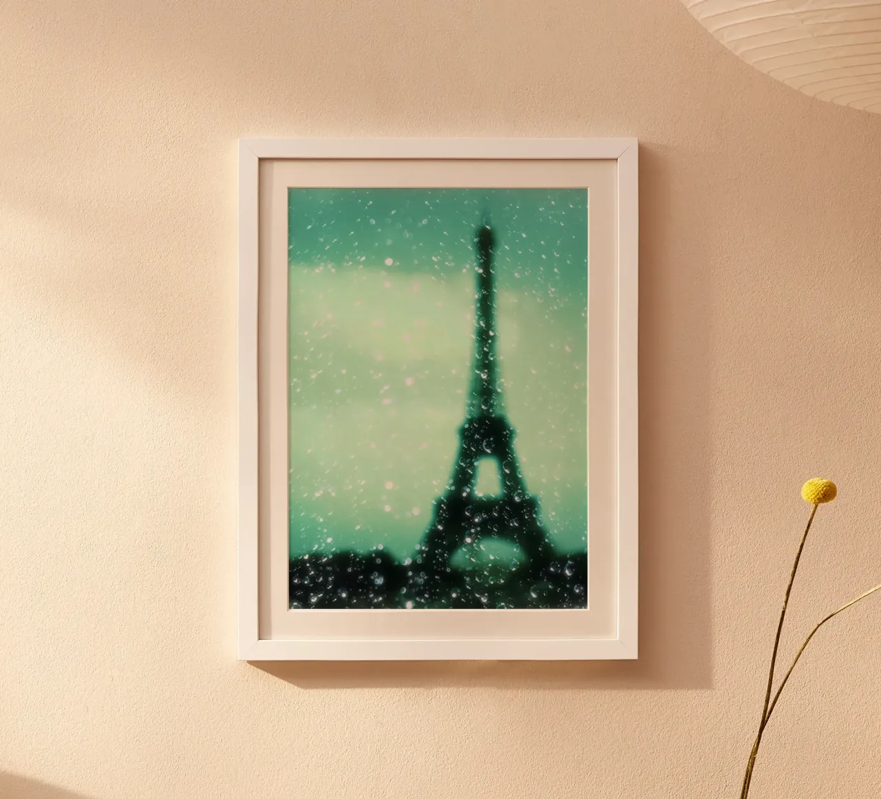 Paris poster con telaio in plastica da Eva Nev Photography