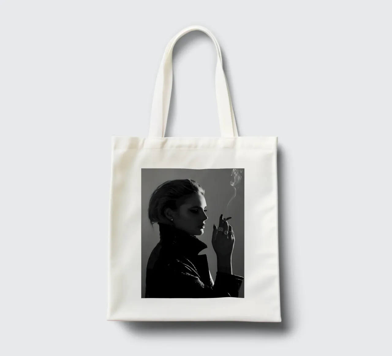 Fumo e profilo borsa in juta da Galery Vintage