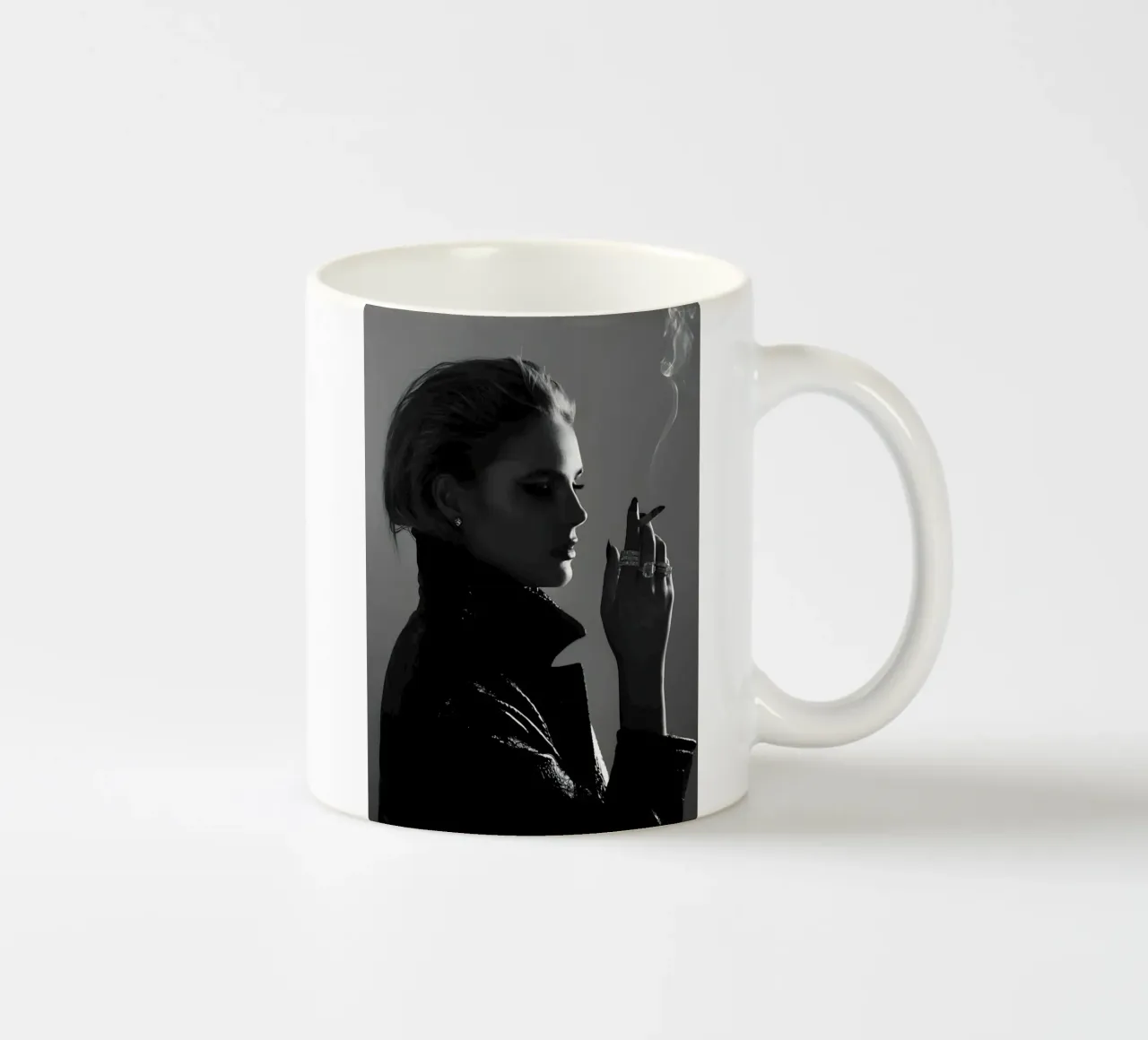 Fumo e profilo tazza in ceramica da Galery Vintage