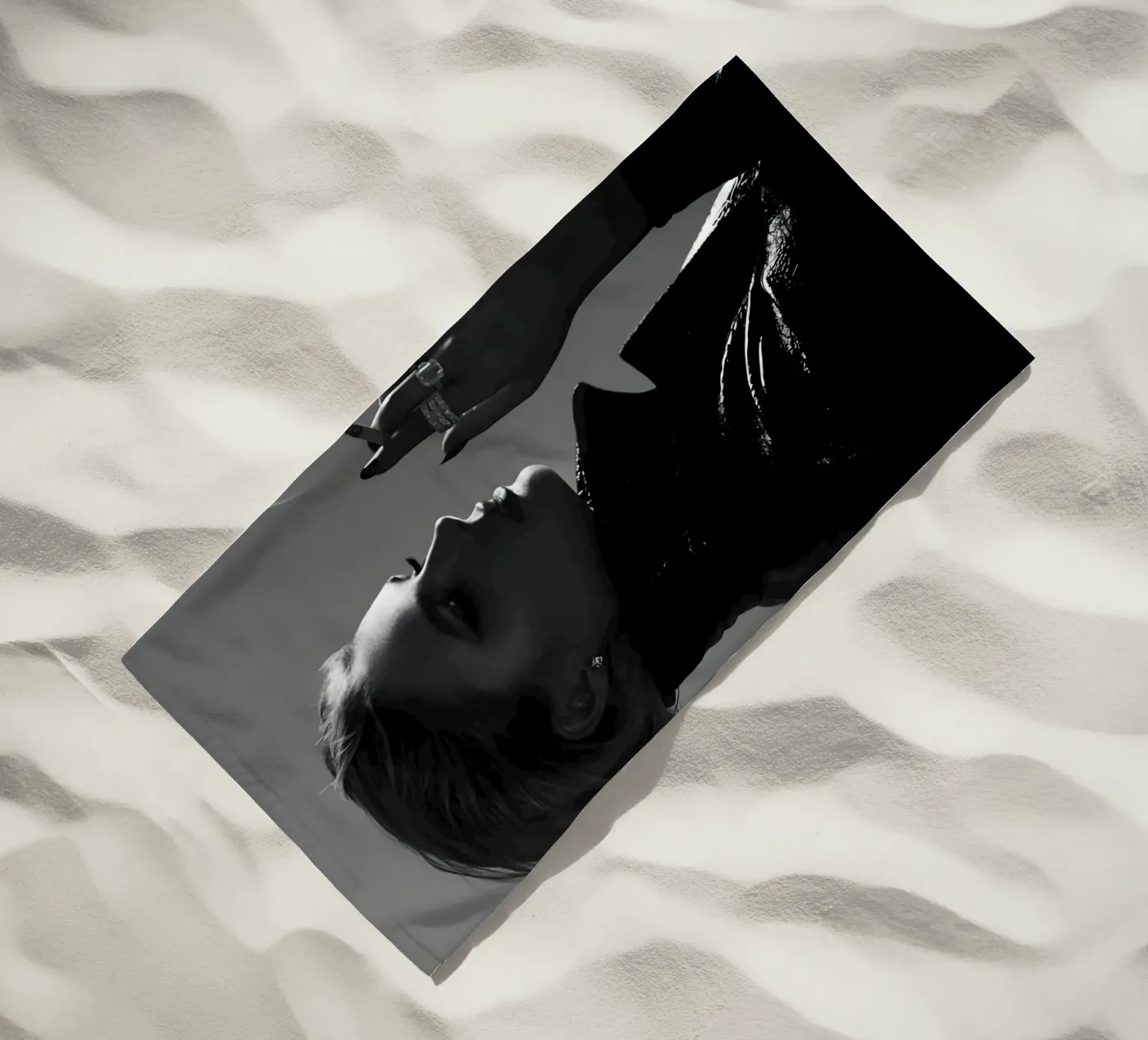 Smoke and Profile telo mare da Galery Vintage