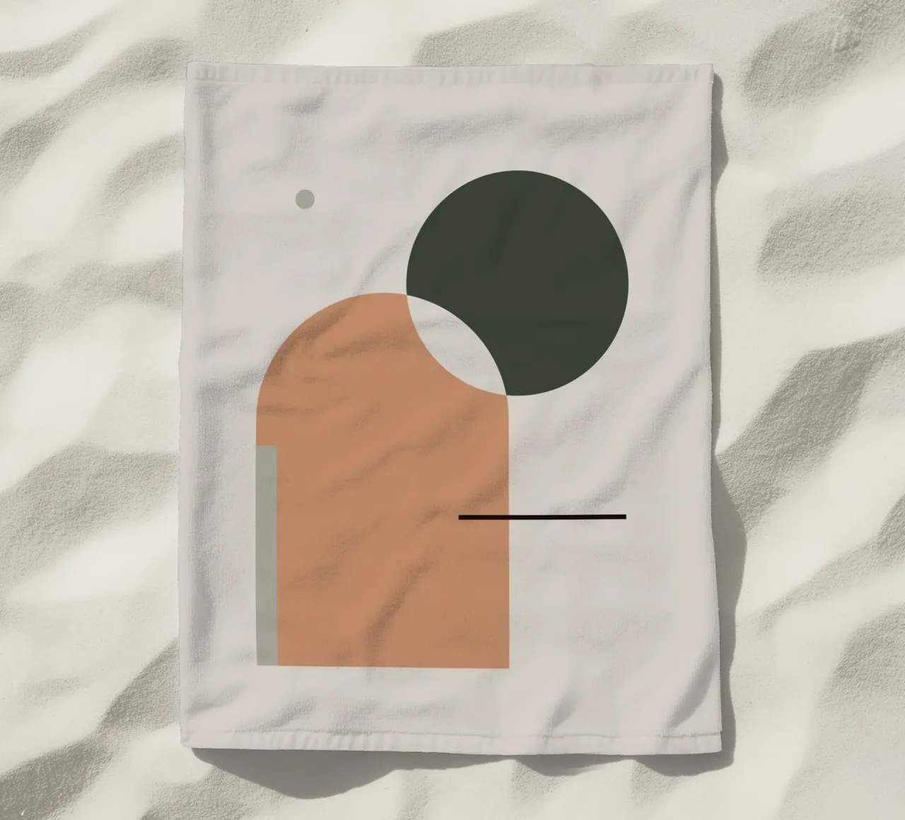 Eenvoudige harmonie - Abstracte compositie strandhanddoek van KHouse Studio